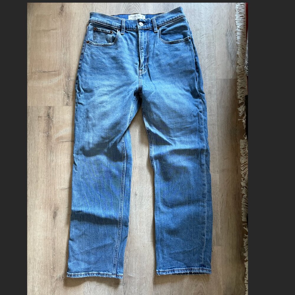 Light Wash Abercrombie & Fitch Ankle Straight Ultra High Rise Jeans, Size 26